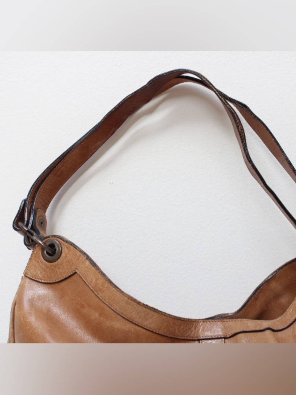 Vintage Etienne Aigner hobo bag - Picture 3 of 15